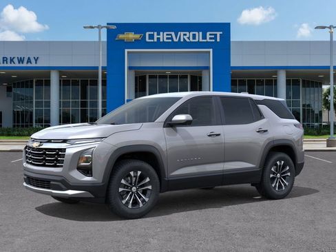 New 2026 Chevrolet Equinox LT image 2