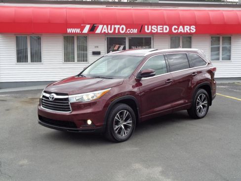 Used 2016 Toyota Highlander XLE AWD/4WD image 10