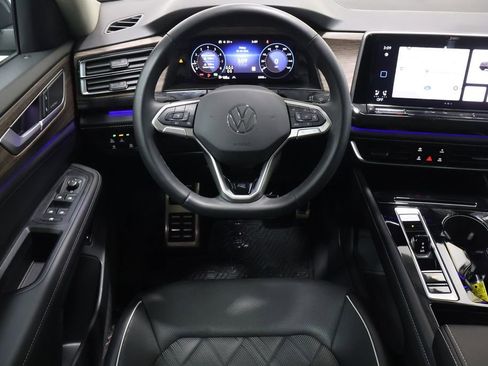 Used 2025 Volkswagen Atlas SEL Premium R-Line image 16