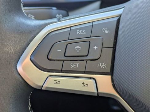 Certified 2023 Volkswagen Taos SE w/ Black Wheel Package image 25