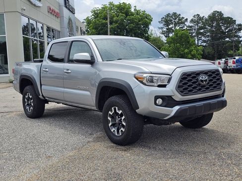Used 2022 Toyota Tacoma TRD Off-Road RWD image 5