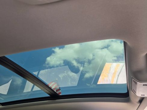 Certified 2026 Volkswagen Atlas SE w/ Panoramic Sunroof Package FWD image 21