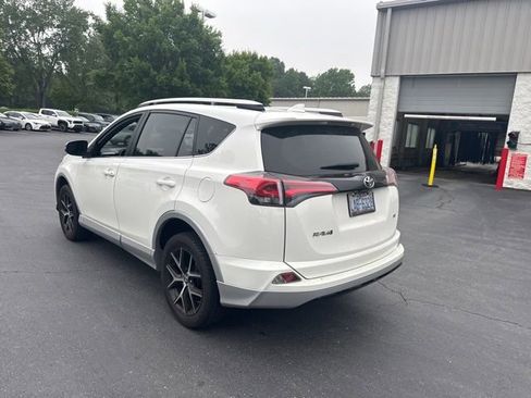 Used 2016 Toyota RAV4 SE FWD image 7