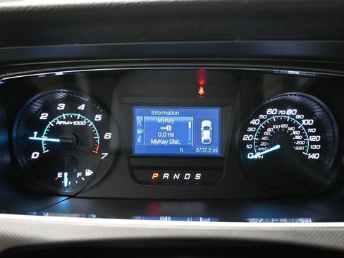 Used 2018 Ford Taurus SE image 15