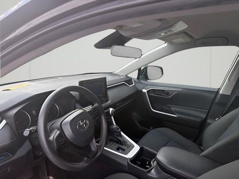 Used 2022 Toyota RAV4 LE AWD/4WD image 7