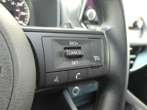 Used 2023 Nissan Rogue S FWD image 33