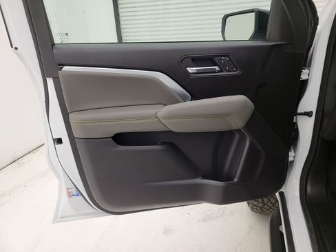 New 2026 Chevrolet Colorado ZR2 w/ Technology Package image 31