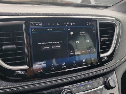 New 2025 Chrysler Pacifica Select w/ Fav Edition Package image 16