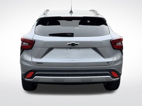 Used 2024 Chevrolet Trax LT w/ Driver Confidence Package FWD image 7