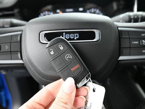 New 2026 Jeep Compass Latitude image 25