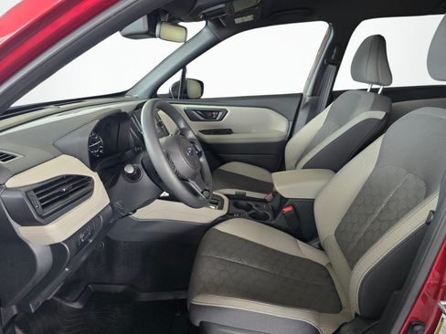 Used 2025 Subaru Forester AWD/4WD image 17