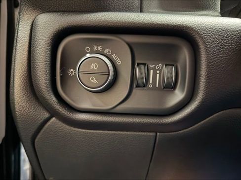 Used 2024 RAM 2500 Laramie w/ Night Edition image 37