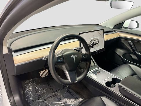 Used 2023 Tesla Model 3 Performance image 9