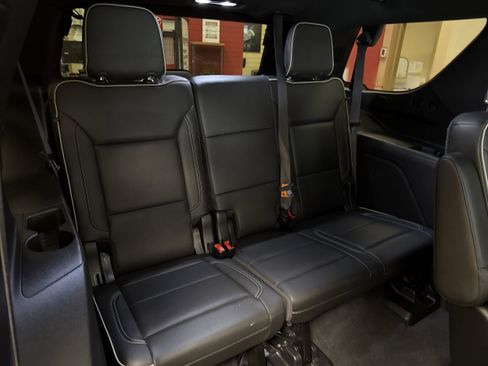 Used 2021 GMC Yukon SLT w/ SLT Luxury Plus Package AWD/4WD image 37