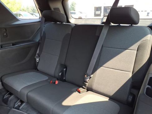 Used 2023 Chevrolet Traverse LT AWD/4WD image 9