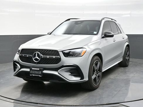 Used 2025 Mercedes-Benz GLE 450 GLE450 4MATIC image 2