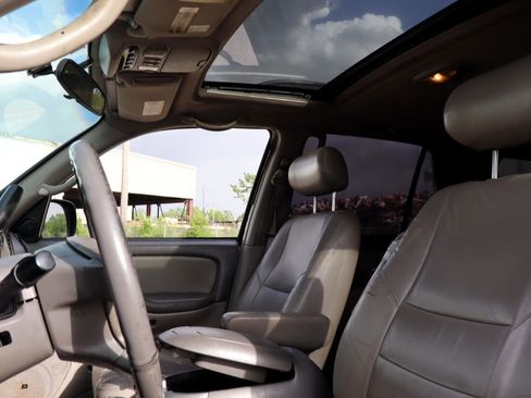 Used 2002 Toyota Sequoia Limited image 20
