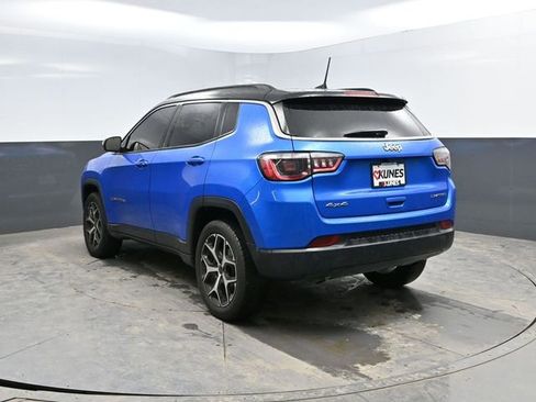 Used 2025 Jeep Compass Limited image 7