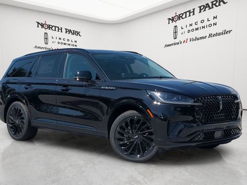 Used 2026 Lincoln Aviator Reserve AWD/4WD image 7
