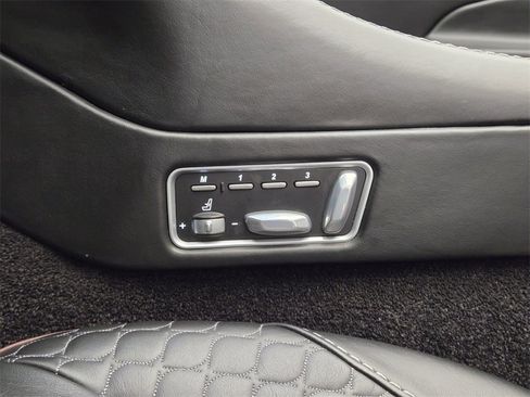 Used 2015 Aston Martin Vanquish Volante image 38