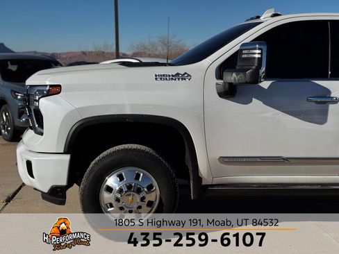 Used 2025 Chevrolet Silverado 3500 High Country w/ Technology Package image 12