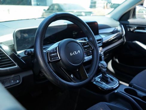 Used 2024 Kia Seltos S image 7