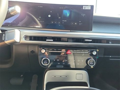 New 2026 Hyundai Ioniq 9 SE image 13