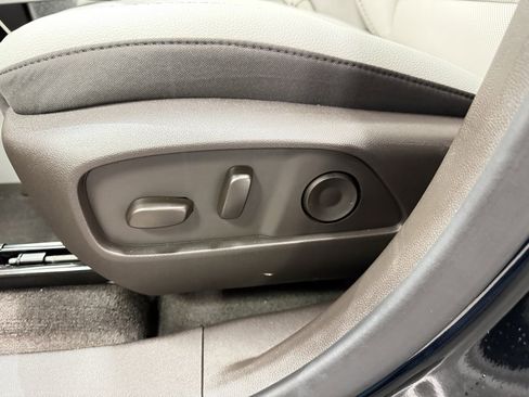 New 2026 GMC Terrain Denali w/ LPO, Black Badging Package image 25