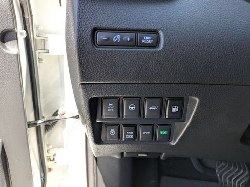 Used 2019 Nissan Rogue SL w/ Premium Package AWD/4WD image 18