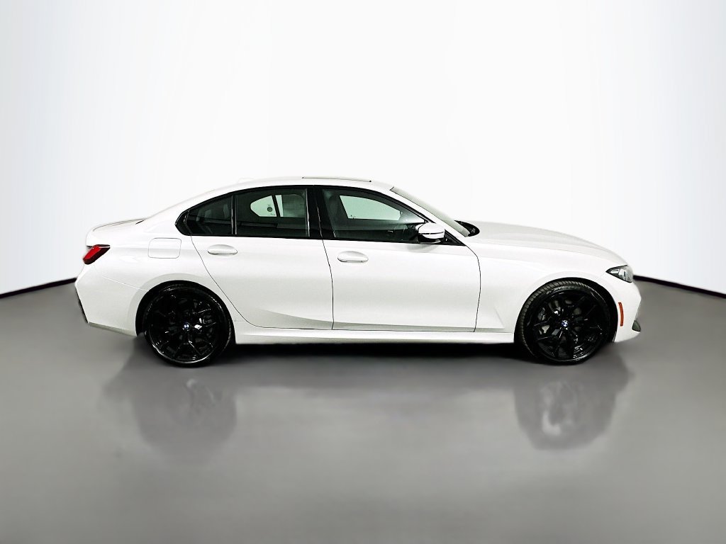 Used 2026 BMW 330i Sedan w/ M Sport Package RWD image 4