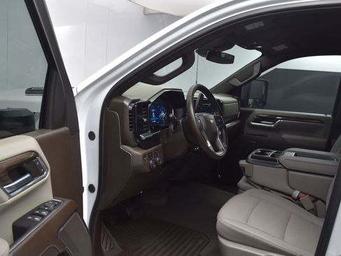 Used 2024 Chevrolet Silverado 3500 LT w/ Z71 Off-Road Package image 15