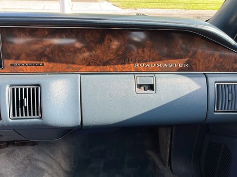 Used 1992 Buick Roadmaster Limited image 33