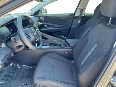 New 2026 Hyundai Elantra SE image 9