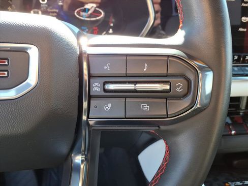 Used 2024 GMC Canyon AT4X image 19