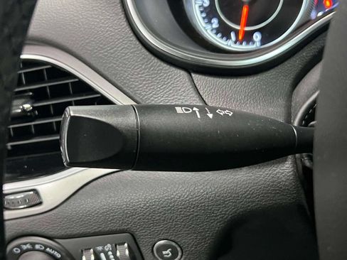 Used 2022 Jeep Cherokee Limited w/ Mopar Interior Package AWD/4WD image 26