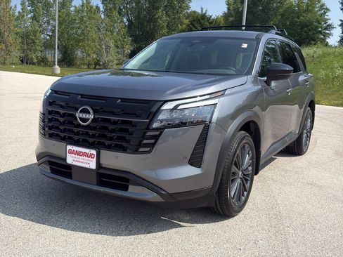 New 2026 Nissan Pathfinder SL AWD/4WD image 2