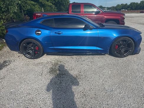 Used 2017 Chevrolet Camaro SS RWD image 2