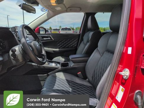 Used 2023 Mitsubishi Outlander SEL AWD/4WD image 24