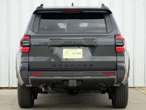 Used 2025 Toyota 4Runner SR5 image 11