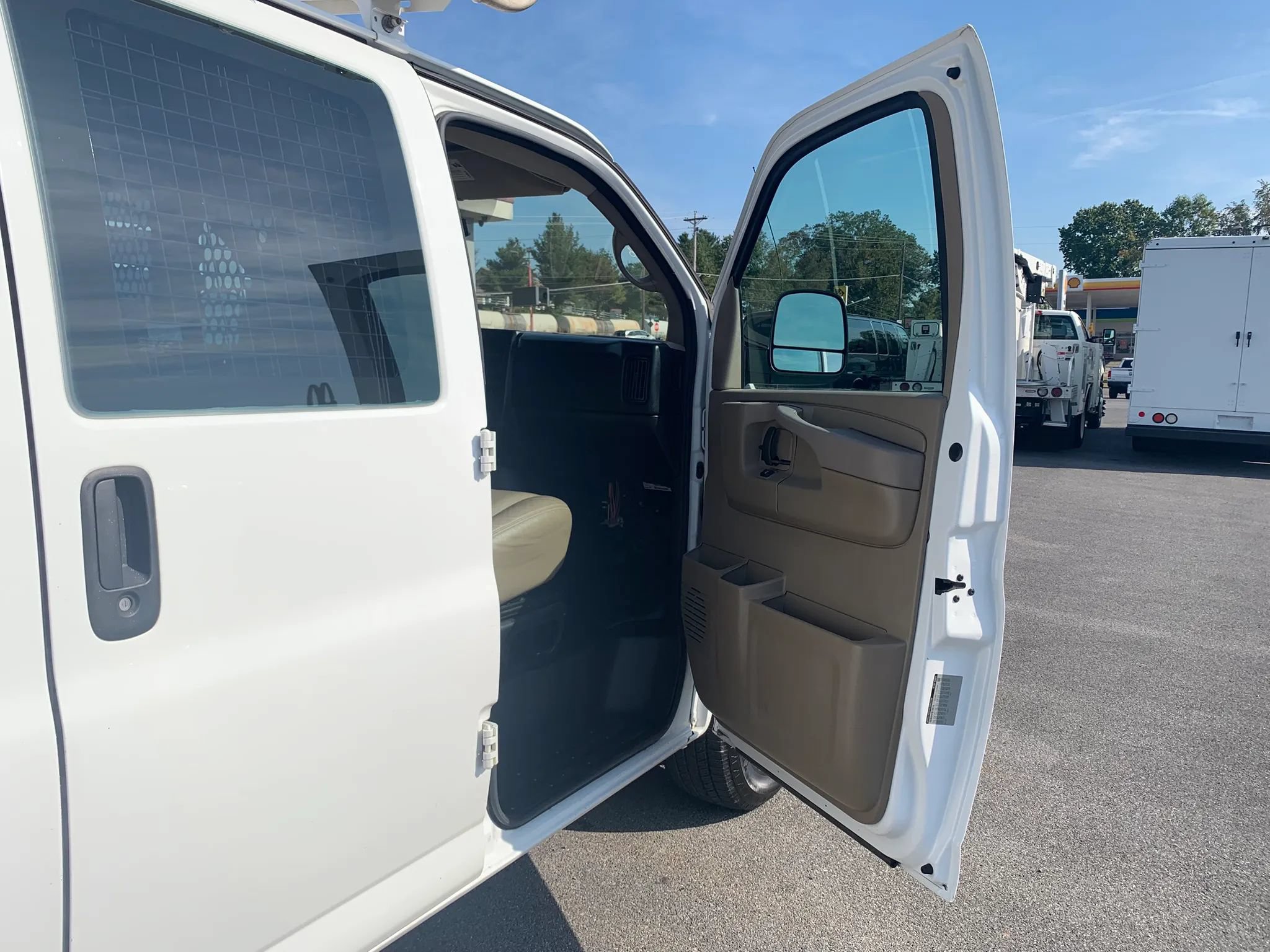 Used 2014 Chevrolet Express 1500 RWD image 20