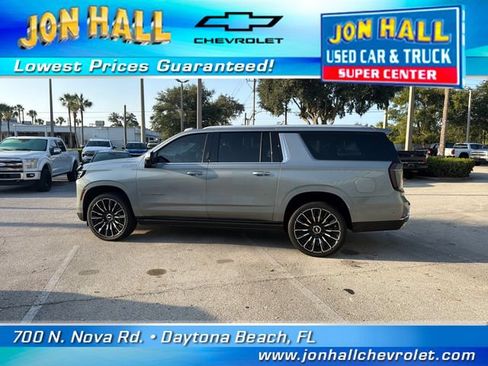 Used 2025 Chevrolet Suburban High Country AWD/4WD image 5