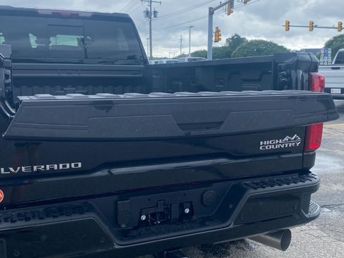New 2026 Chevrolet Silverado 3500 High Country w/ High Country Premium Package AWD/4WD image 4