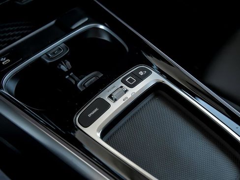 Certified 2025 Mercedes-Benz EQB 300 4MATIC image 24