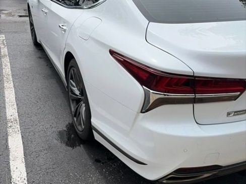 Used 2019 Lexus LS 500 F Sport w/ Accessory Package (Z2) AWD/4WD image 3