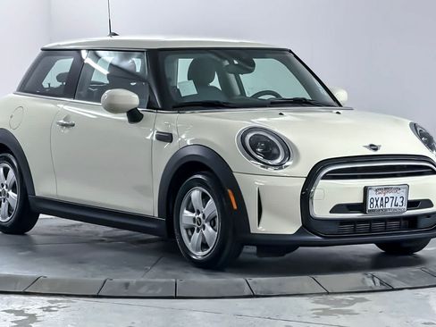 Used 2022 MINI Cooper 2-Door Hardtop FWD image 9
