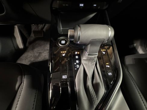 Certified 2025 Kia Niro EX image 24