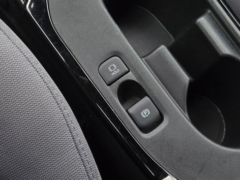 Certified 2025 Toyota Corolla SE image 18