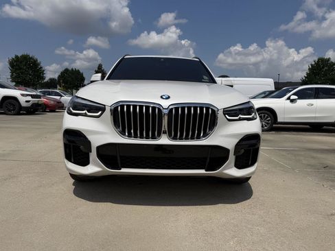 Used 2022 BMW X5 xDrive40i w/ M Sport Package AWD/4WD image 2