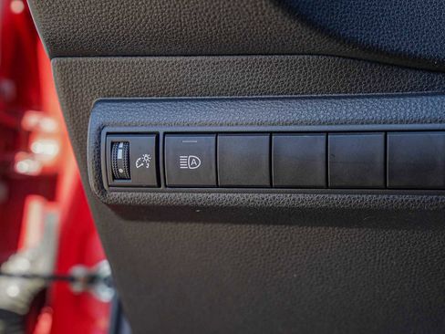 Used 2021 Toyota Corolla LE image 22