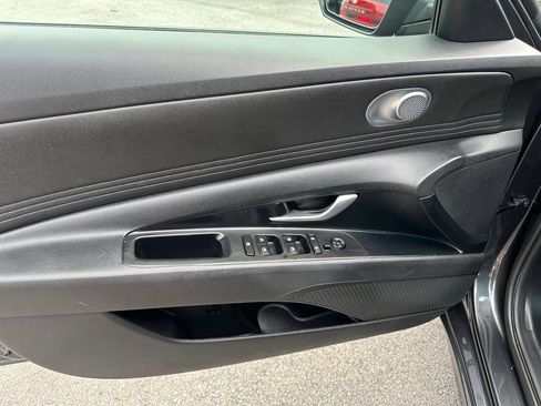Used 2023 Hyundai Elantra SEL w/ Convenience Package FWD image 12